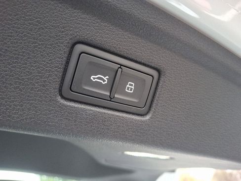 Used 2025 Audi A5 2.0T Prestige image 30