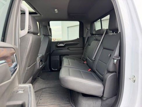 Used 2024 GMC Sierra 1500 SLT image 11
