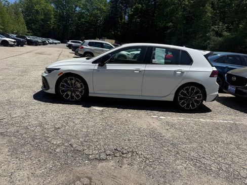 Used 2025 Volkswagen Golf w/ Euro Style Package AWD/4WD image 9