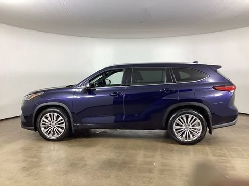 Used 2023 Toyota Highlander Platinum AWD/4WD image 8