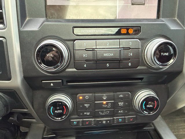 Used 2018 Ford F150 Platinum w/ Equipment Group 701A Luxury AWD/4WD image 18