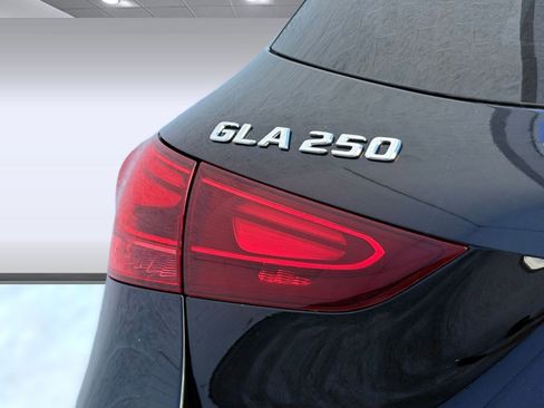 New 2025 Mercedes-Benz GLA 250 image 12