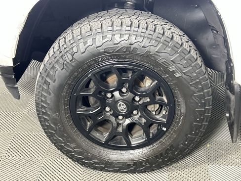 Used 2022 Toyota Tacoma SR5 image 9