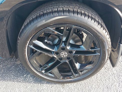 New 2026 Volkswagen Tiguan SE R-Line image 29