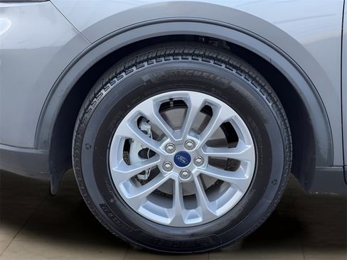 Used 2022 Ford Escape SE w/ Cold Weather Package image 36