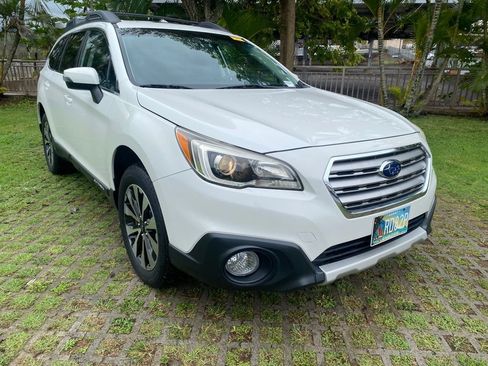 Used 2017 Subaru Outback 2.5i Limited image 1
