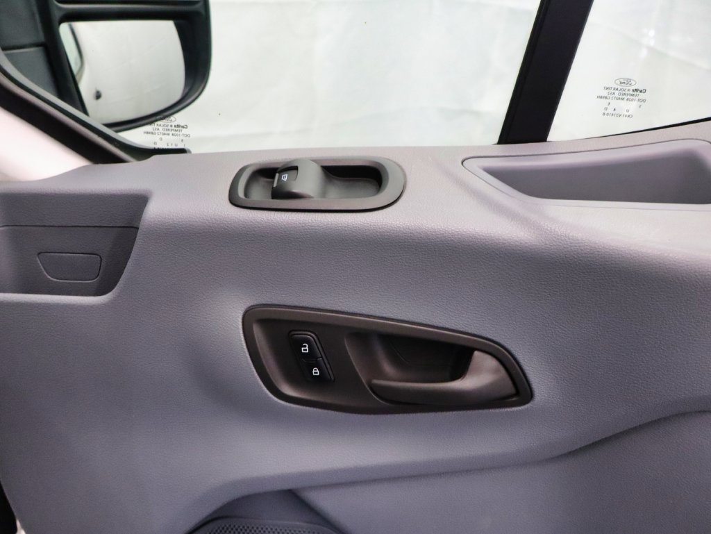 Used 2015 Ford Transit 250 148 Medium Roof RWD image 30