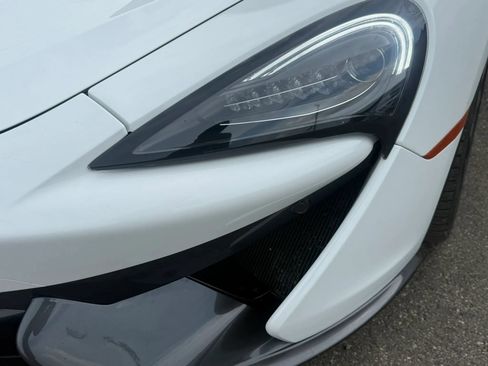 Used 2019 McLaren 570S Spider RWD image 25