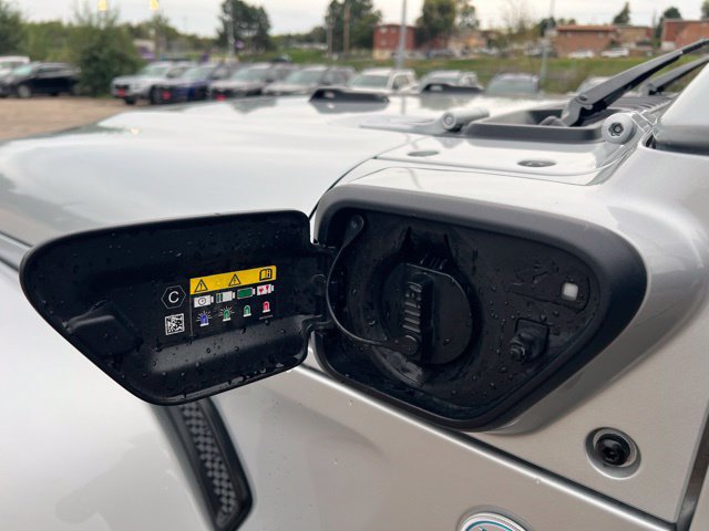 Used 2023 Jeep Wrangler Unlimited Sahara w/ Cold Weather Group AWD/4WD image 16