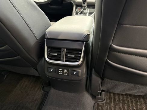 Used 2024 Subaru Outback Limited AWD/4WD image 13