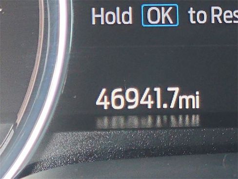 Used 2022 Ford F250 Platinum w/ FX4 Off-Road Package image 25