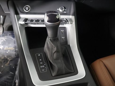 Used 2022 Audi Q3 2.0T Premium w/ Convenience Package image 42