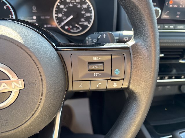 Used 2022 Nissan Rogue SV AWD/4WD image 12