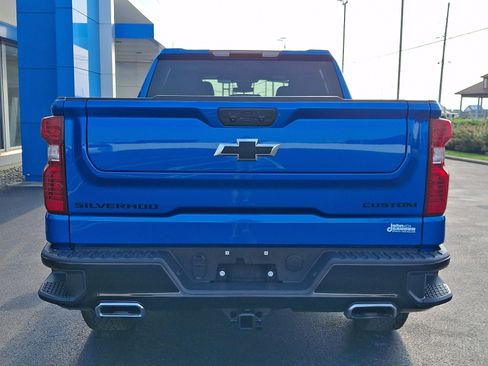 Used 2023 Chevrolet Silverado 1500 Custom Trail Boss w/ LPO, Dark Essentials Package AWD/4WD image 5