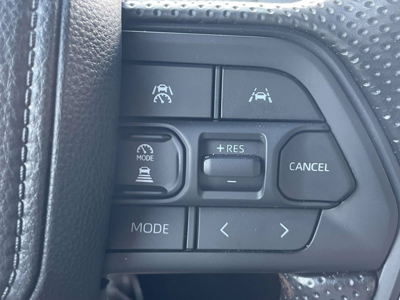 Used 2025 Toyota Tacoma SR5 AWD/4WD image 20