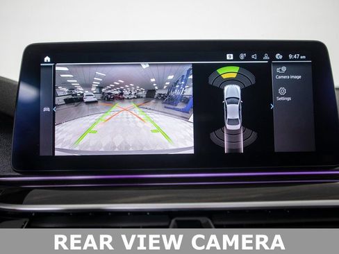 Used 2022 BMW 530e w/ Premium Package image 26