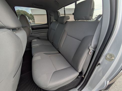 Used 2012 Toyota Tacoma PreRunner image 13