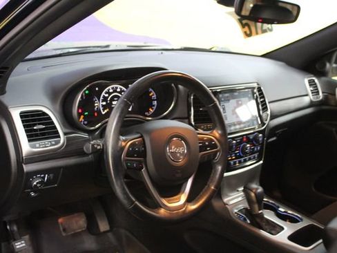 Used 2021 Jeep Grand Cherokee Laredo X AWD/4WD image 14