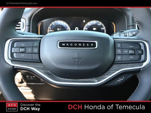 Used 2024 Jeep Wagoneer L Series II image 9