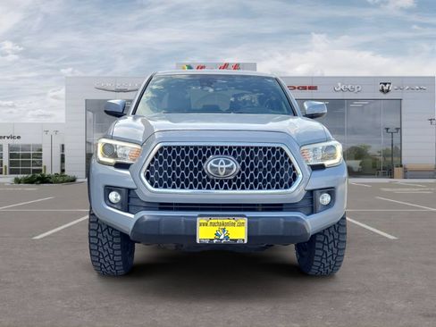Used 2019 Toyota Tacoma TRD Off-Road w/ Technology Package AWD/4WD image 8