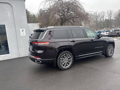 Used 2023 Jeep Grand Cherokee L Summit image 3