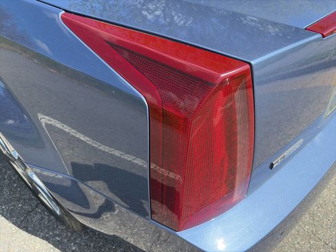 Used 2005 Cadillac XLR RWD image 15