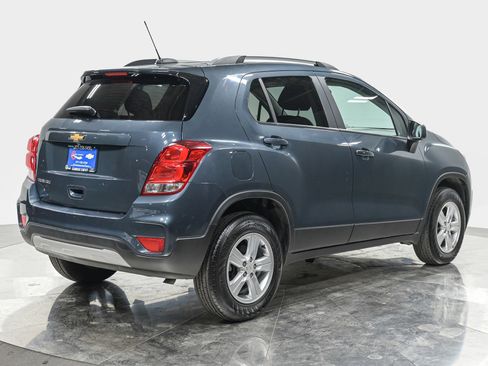 Used 2022 Chevrolet Trax LT w/ LT Convenience Package AWD/4WD image 8