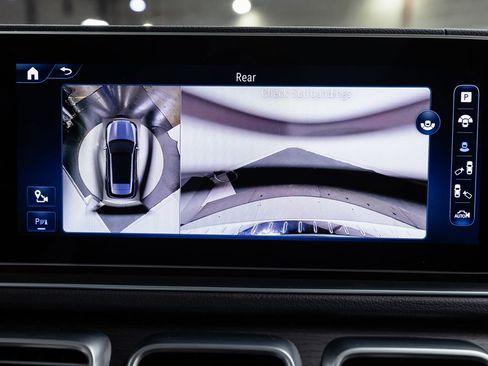 Used 2024 Mercedes-Benz GLE 450e 4MATIC w/ AMG Line Exterior image 18