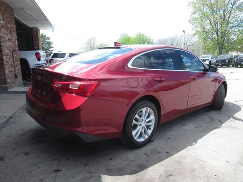 Used 2018 Chevrolet Malibu LT w/ Driver Confidence Package FWD image 10