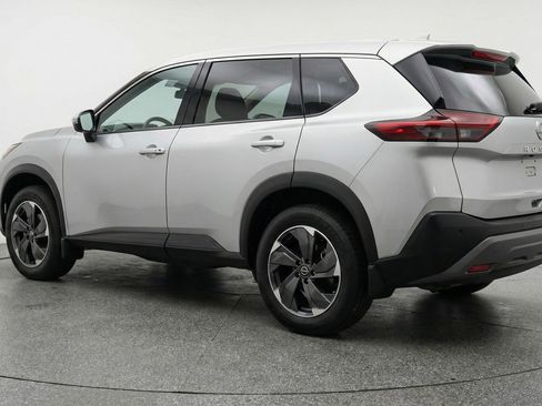 Used 2025 Nissan Rogue SV image 6