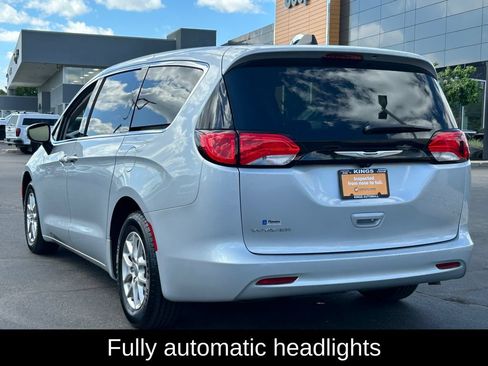 Used 2023 Chrysler Voyager LX FWD image 5