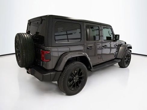 Used 2021 Jeep Wrangler Unlimited Sahara image 7