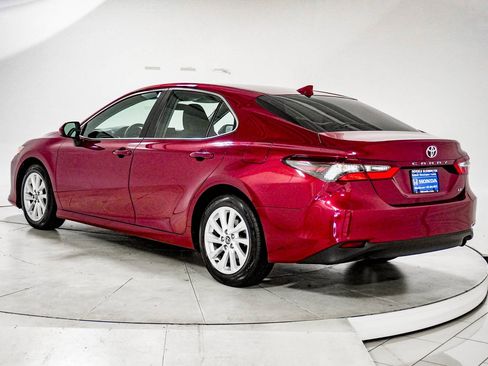 Used 2022 Toyota Camry LE image 6