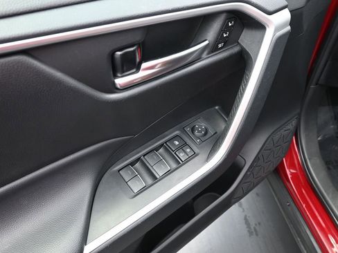 Used 2023 Toyota RAV4 XLE Premium image 19