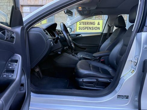 Used 2015 Volkswagen Jetta SE FWD image 17