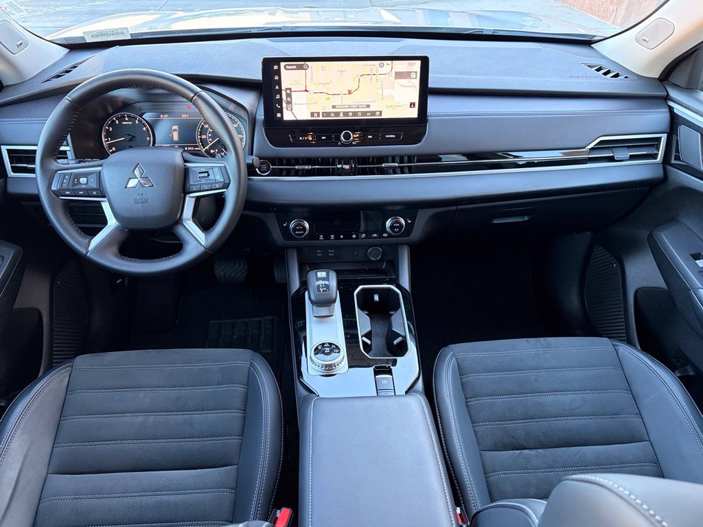 Used 2025 Mitsubishi Outlander SE AWD/4WD image 12