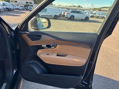 Used 2017 Volvo XC90 T6 Inscription w/ Vision Package AWD/4WD image 9