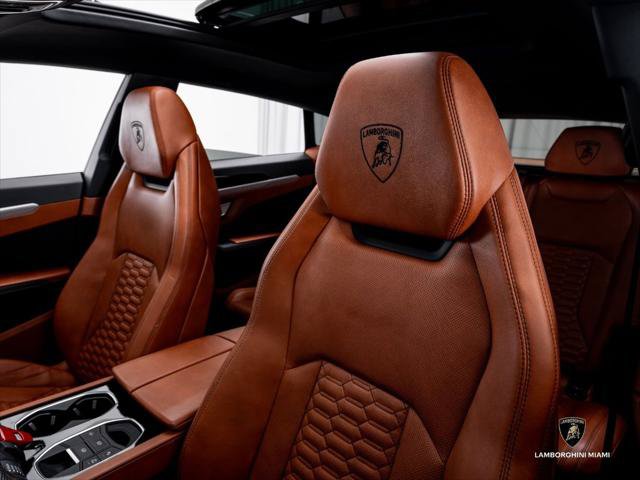 Used 2022 Lamborghini Urus AWD/4WD image 30