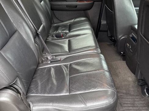 Used 2013 Chevrolet Suburban LT w/ Luxury Package image 16