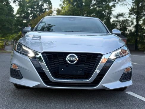 Used 2022 Nissan Altima 2.5 SV FWD image 9