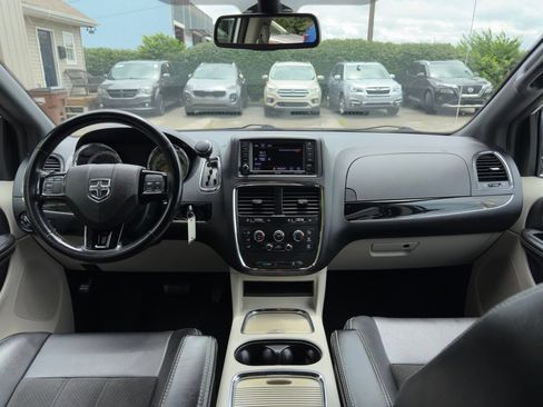 Used 2020 Dodge Grand Caravan SXT FWD image 8