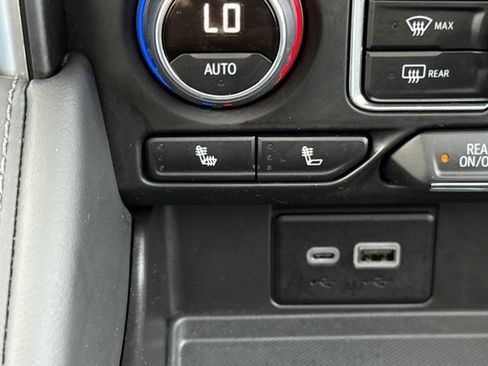 Used 2024 Chevrolet Tahoe Z71 w/ Luxury Package image 22