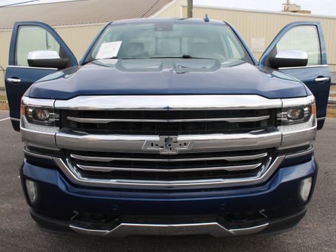 Used 2017 Chevrolet Silverado 1500 High Country w/ High Desert Package image 15