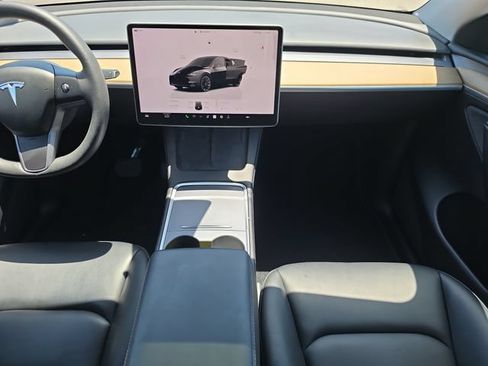 Used 2024 Tesla Model Y Long Range AWD/4WD image 15