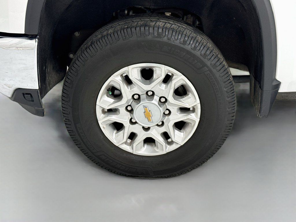 Used 2024 Chevrolet Silverado 2500 LTZ w/ LTZ Plus Package AWD/4WD image 32