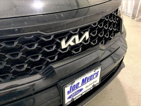 Used 2023 Kia Sorento S w/ Panoramic Sunroof Package FWD image 7