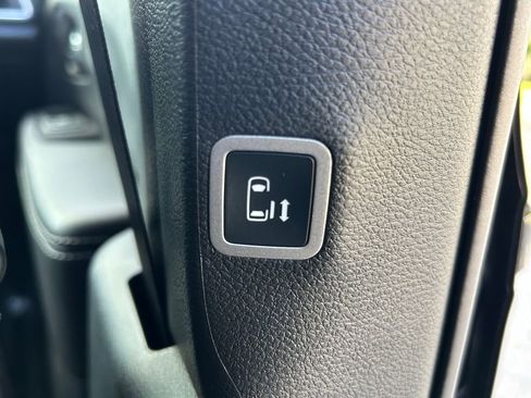 New 2026 Chrysler Pacifica Select w/ S Appearance Package image 40