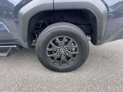 Used 2025 Toyota 4Runner SR5 AWD/4WD image 10