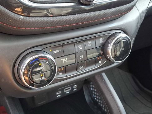 Used 2023 Chevrolet TrailBlazer RS w/ Sun and Liftgate Package image 16