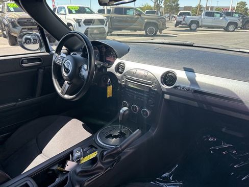 Used 2015 MAZDA MX-5 Miata Club RWD image 18